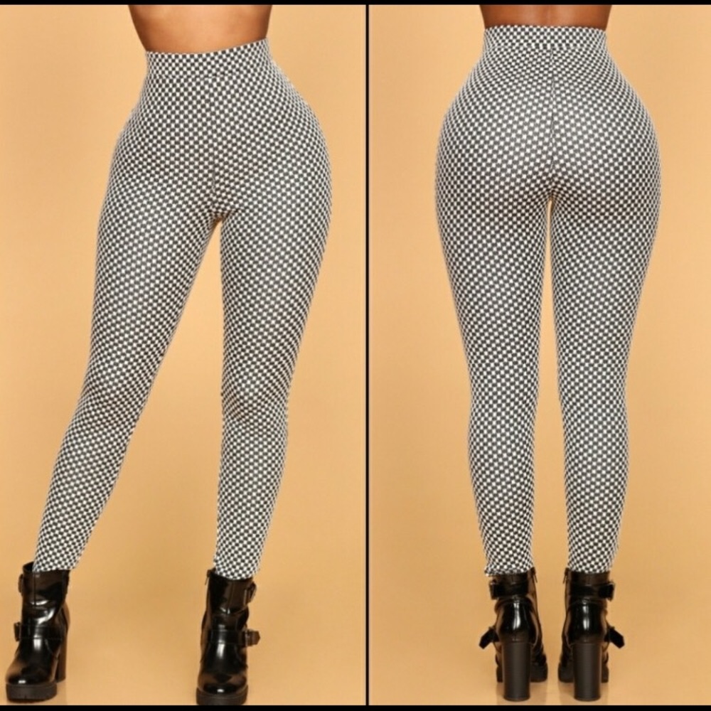 Fashion Nova Check Up On It Leggings.